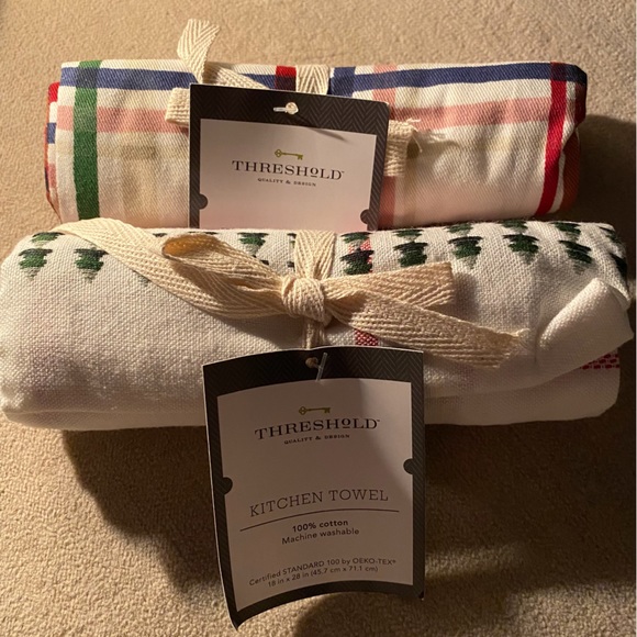 Pair Of 100% Cotton Holiday Kitchen Towels - Picture 1 of 7